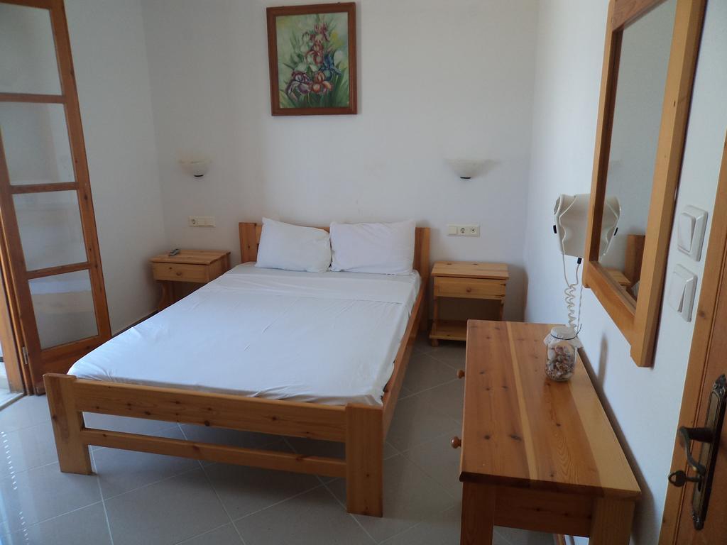 O Fotis Aparthotel Ájosz Prokópiosz Szoba fotó